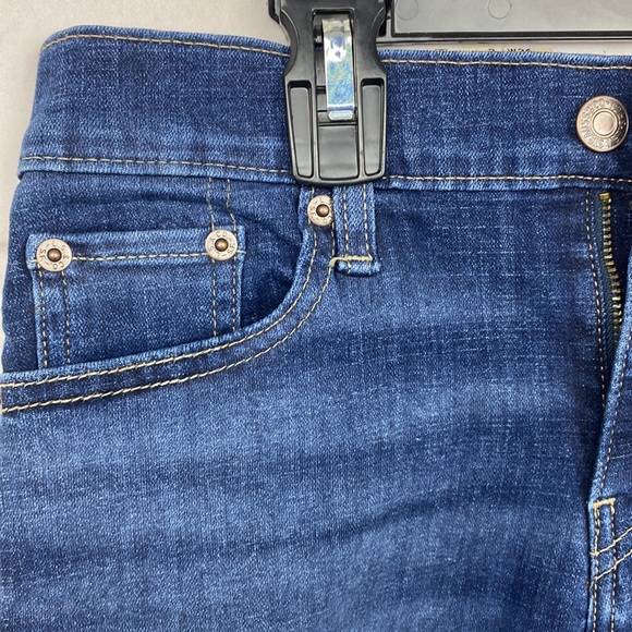 Levi’s mid length shorts mid rise slim through hip size 2 W26 NWT - Picture 2 of 10